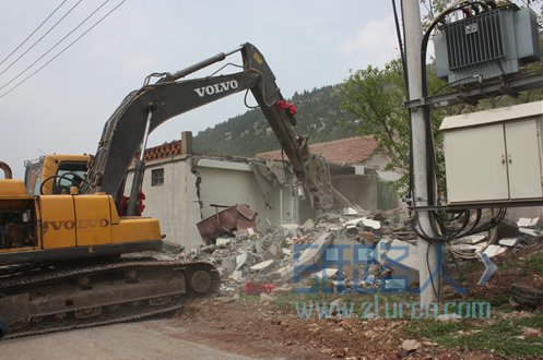 嚴(yán)厲打擊侵占國有資產(chǎn)和違法建設(shè)行為